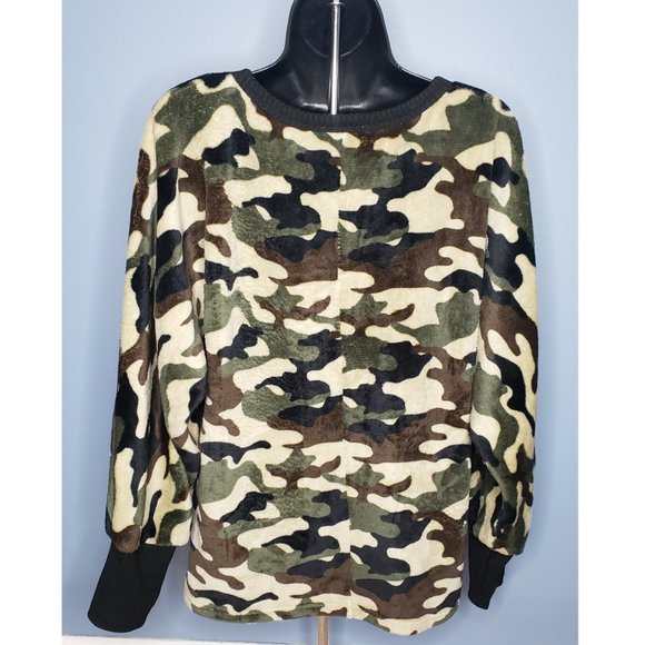 NWOT ANDREE BY UNIT CAMOFLAUGE PLUSH SWEATSHIRT -SIZE LARGE - Picture 2 of 5